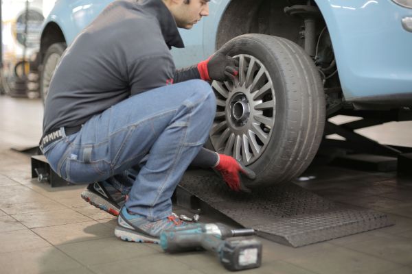 Kedy je optimálny čas na prezutie pneumatík a prečo je vlastne výmena pneumatík dôležitá?